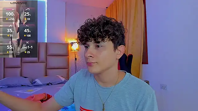 Snapshot of Nathan_Bluee chatting on February 4, 4:50 pm Nathan Bluee online show from February 4, 4:50 pm