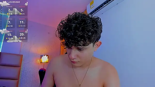 Snapshot of Nathan_Bluee chatting on March 16, 4:23 pm Nathan Bluee online show from March 16, 4:23 pm