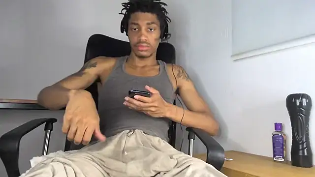 Skinnyblackman online show from May 22, 4:19 am