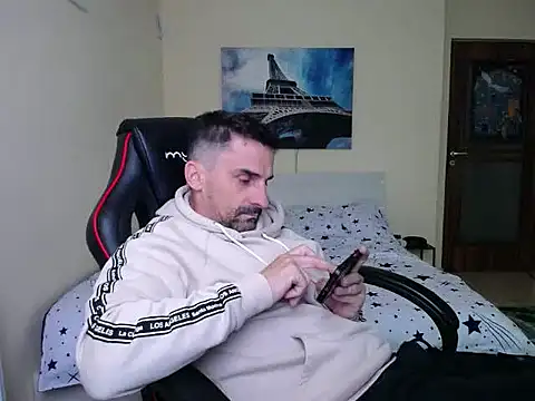 amydamarw online show from April 1, 8:15 am