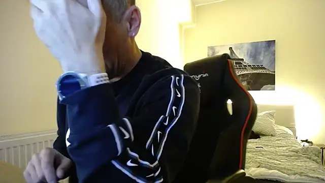 amydamarw online show from April 11, 8:13 pm