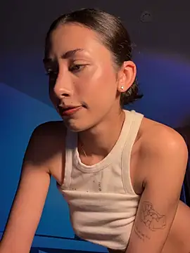 Snapshot of Sophiehii chatting on March 26, 2:00 pm Sophiehii online show from March 26, 2:00 pm
