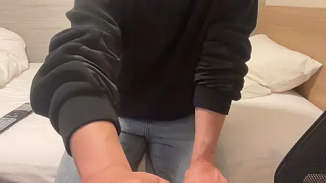 atom0407 online show from November 5, 11:10 am