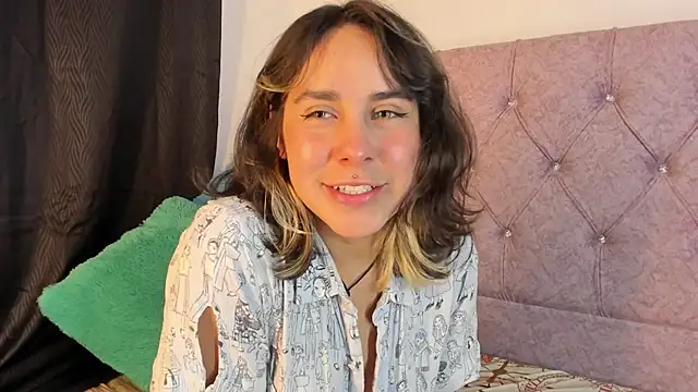 riley colors online show from February 3, 11:26 pm