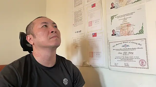 Snapshot of chih515 chatting on December 7, 6:43 am chih515 online show from December 7, 6:43 am