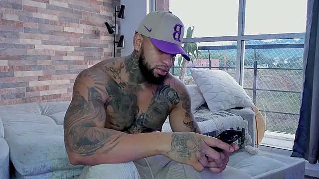 Snapshot of zaiin_diesel chatting on January 13, 11:30 am zaiin diesel online show from January 13, 11:30 am