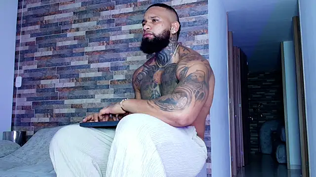 Snapshot of zaiin_diesel chatting on September 27, 12:04 am zaiin diesel online show from September 27, 12:04 am