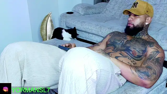 Snapshot of zaiin_diesel chatting on October 18, 8:37 am zaiin diesel online show from October 18, 8:37 am