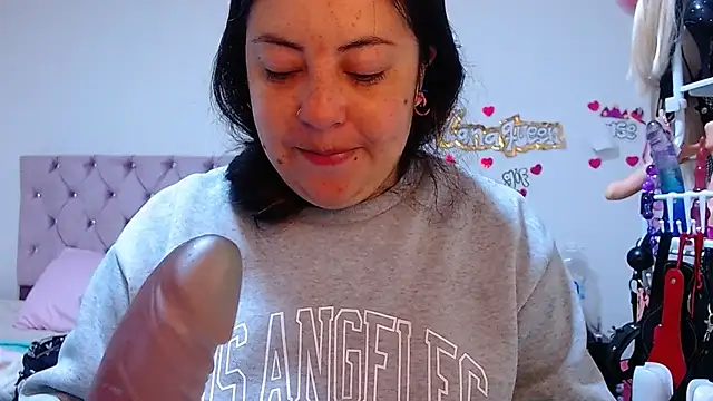 lanaqueen699 online show from April 1, 12:17 pm