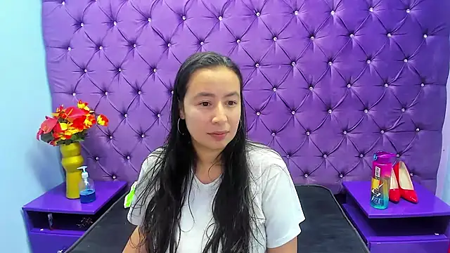 NaomyPrinces online show from April 29, 1:59 pm