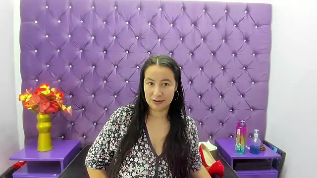 NaomyPrinces online show from May 4, 2:02 pm