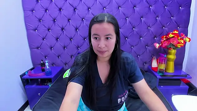 NaomyPrinces online show from May 9, 2:11 pm
