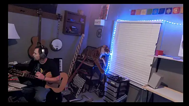 Snapshot of itsjameswebbscope chatting on May 4, 6:31 am itsjameswebbscope online show from May 4, 6:31 am