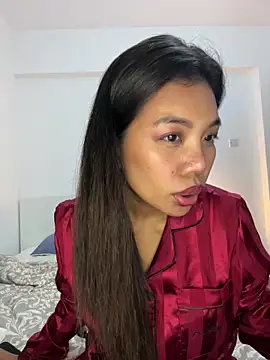 Snapshot of NaughtyMe chatting on January 4, 5:37 pm NaughtyMe online show from January 4, 5:37 pm