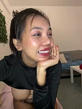 Snapshot of NaughtyMe chatting on January 23, 1:41 am NaughtyMe online show from January 23, 1:41 am