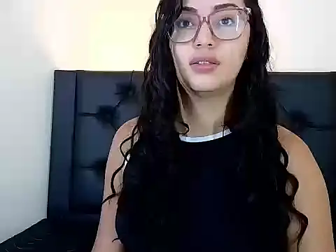 Snapshot of EvoletFMK chatting on February 19, 6:04 pm EvoletFMK online show from February 19, 6:04 pm