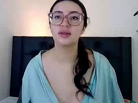 Snapshot of EvoletFMK chatting on March 1, 10:17 am EvoletFMK online show from March 1, 10:17 am