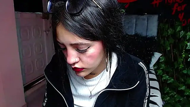 Violettasquirt online show from April 16, 1:45 pm