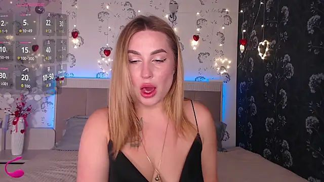 Snapshot of KisssAmmeli chatting on February 26, 2:49 pm KisssAmmeli online show from February 26, 2:49 pm