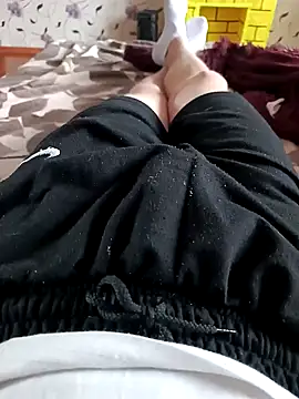 Snapshot of red_red00 chatting on February 5, 11:02 am red red00 online show from February 5, 11:02 am