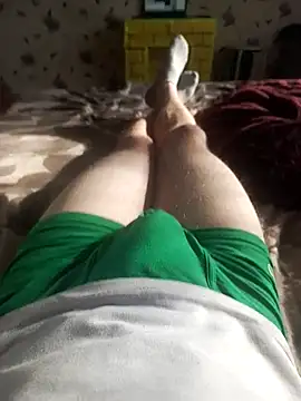 Snapshot of red_red00 chatting on March 9, 12:42 pm red red00 online show from March 9, 12:42 pm