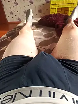 Snapshot of red_red00 chatting on March 12, 2:01 pm red red00 online show from March 12, 2:01 pm