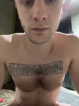 Snapshot of red_red00 chatting on February 9, 3:05 pm red red00 online show from February 9, 3:05 pm