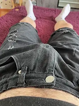 Snapshot of red_red00 chatting on February 26, 8:02 am red red00 online show from February 26, 8:02 am