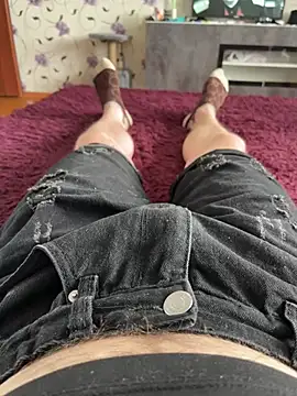 Snapshot of red_red00 chatting on February 27, 10:04 am red red00 online show from February 27, 10:04 am