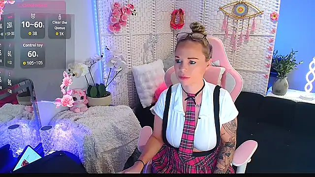 EllieKarrX online show from November 12, 9:25 pm