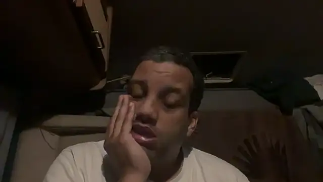 Snapshot of AbsolutMouuah chatting on October 10, 1:26 am AbsolutMouuah online show from October 10, 1:26 am