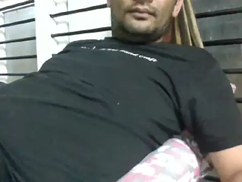 Snapshot of NiceBoy9099 chatting on January 6, 5:49 pm NiceBoy9099 online show from January 6, 5:49 pm