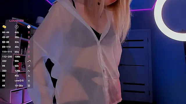 Snapshot of aneta_alisha chatting on February 1, 9:19 pm aneta alisha online show from February 1, 9:19 pm