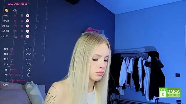 Snapshot of aneta_alisha chatting on September 15, 1:00 pm aneta alisha online show from September 15, 1:00 pm