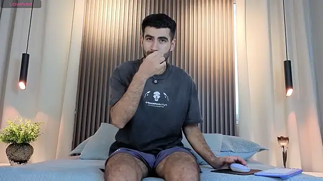 Snapshot of Ethan__Walker chatting on June 15, 12:07 pm Ethan Walker online show from June 15, 12:07 pm
