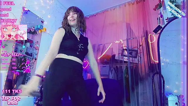 Snapshot of Toxic_Ellies chatting on December 18, 1:56 pm Toxic Ellies online show from December 18, 1:56 pm