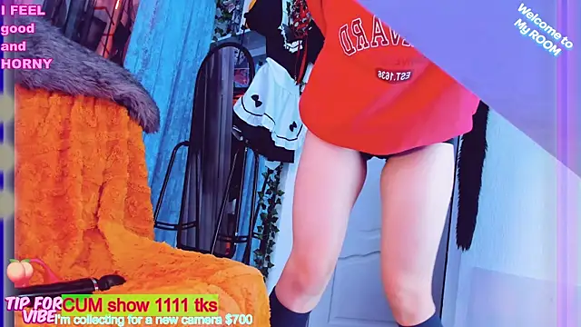 Snapshot of Toxic_Ellies chatting on February 18, 2:27 pm Toxic Ellies online show from February 18, 2:27 pm