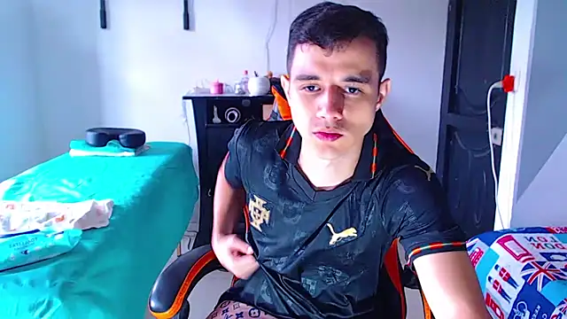 ADAM HOT online show from June 2, 9:50 pm