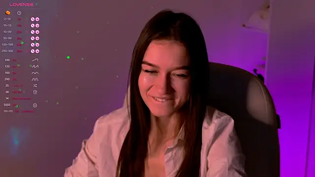 Snapshot of Alice__grace chatting on December 14, 3:51 am Alice grace online show from December 14, 3:51 am