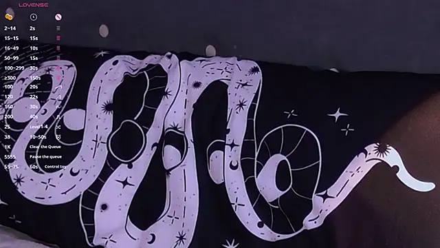 Snapshot of Alice__grace chatting on January 26, 12:48 am Alice grace online show from January 26, 12:48 am