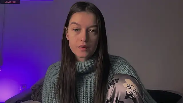 Snapshot of Alice__grace chatting on February 19, 2:23 pm Alice grace online show from February 19, 2:23 pm