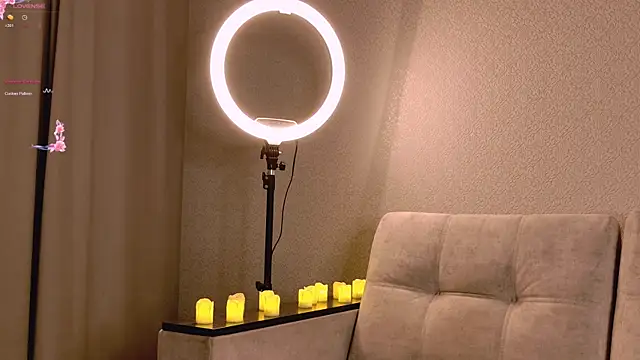 Snapshot of Alice__grace chatting on October 24, 11:34 pm Alice grace online show from October 24, 11:34 pm