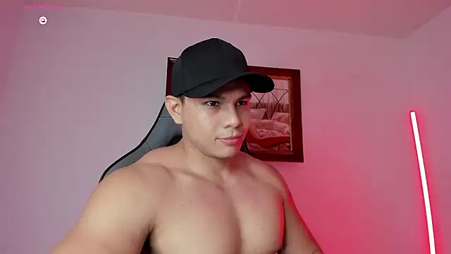 Snapshot of RoyConstance chatting on February 1, 4:22 am RoyConstance online show from February 1, 4:22 am