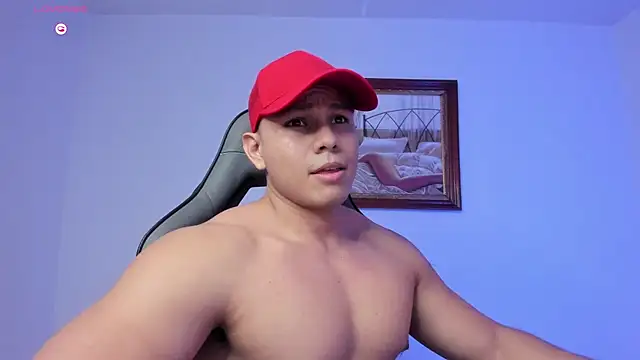 Snapshot of RoyConstance chatting on February 13, 3:35 am RoyConstance online show from February 13, 3:35 am