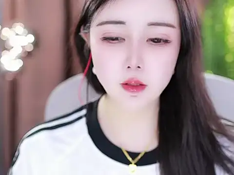 Qiaoqiao  online show from February 12, 1:37 pm