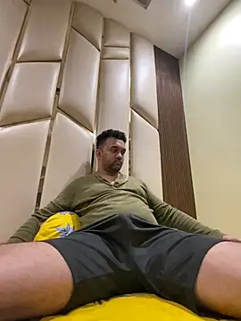 Snapshot of BengaliBabu_Rohan chatting on February 20, 5:40 pm BengaliBabu Rohan online show from February 20, 5:40 pm