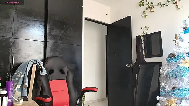 Snapshot of Haruto2001 chatting on December 16, 6:49 pm Haruto2001 online show from December 16, 6:49 pm