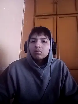 Snapshot of LoganFinds chatting on November 23, 1:55 pm LoganFinds online show from November 23, 1:55 pm