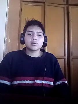 Snapshot of LoganFinds chatting on December 1, 1:49 pm LoganFinds online show from December 1, 1:49 pm