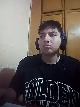Snapshot of LoganFinds chatting on December 19, 3:46 am LoganFinds online show from December 19, 3:46 am